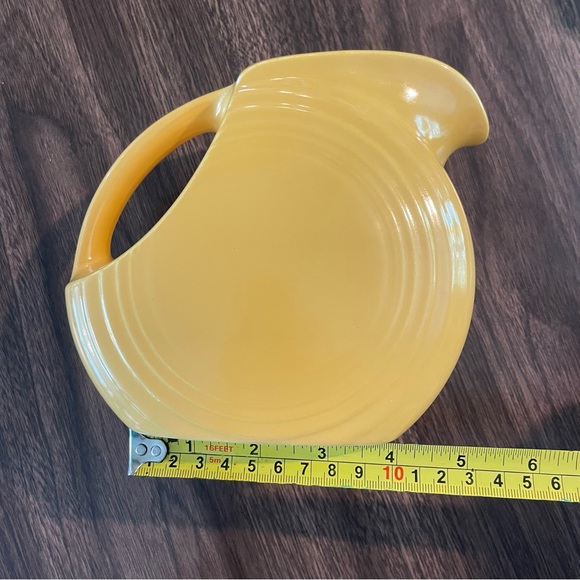 SOLD Fiesta Ware Medium Disc Pitcher Daffodil Marigold Yellow Homer Laughlin - Picture 9 of 11